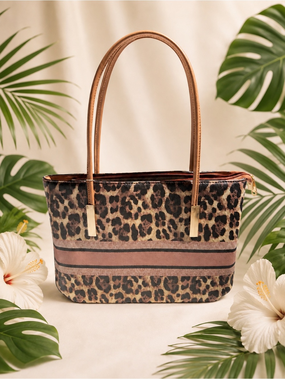 🆕😍Leopard Print Tote Bag with Brown Trim